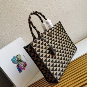 prada 1ba356 embroidered fabric bag adopts imported saffiano leather and unique embroidery fabrics