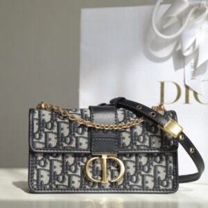 Dior M9334 30 Montaigne East-West Bag With Chain