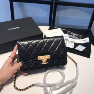 Chanel Oil Wax Cowhide Vintage Hardware Wallet On Chain