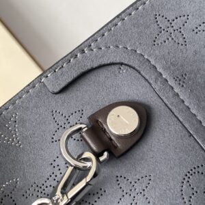 louis vuitton m54359 black hina small handbag
