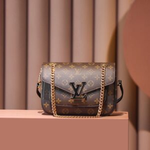 Louis Vuitton M45592 Passy Postman Chain Bag