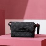 Louis Vuitton M81783 Steamer Wearable Wallet